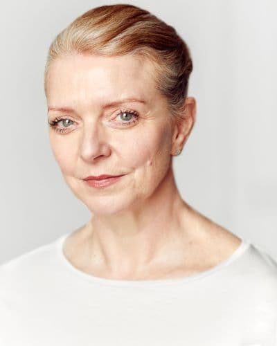 actor photograph of Jo