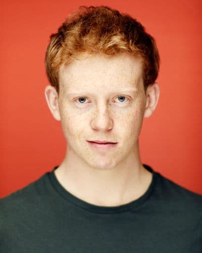 actor photograph of Andrew